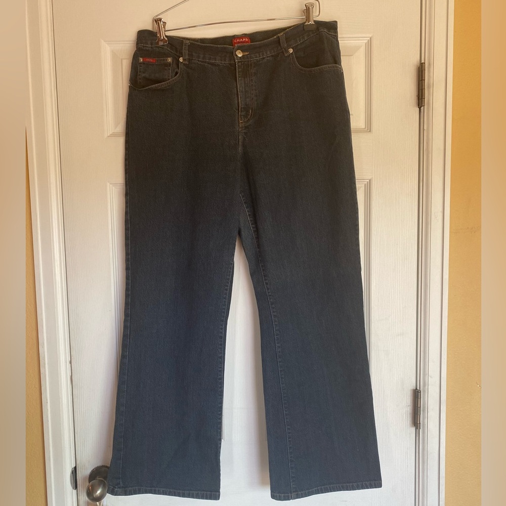 3/12 🎉Chaps Women’s denim blue jeans size 16W  5 pocket straight leg